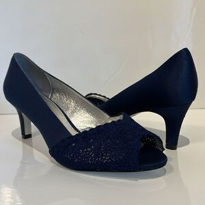 Adrianna Papell Navy‎ Blue Satin Peep Toe Kitten Heel Shoes Size 9.5W